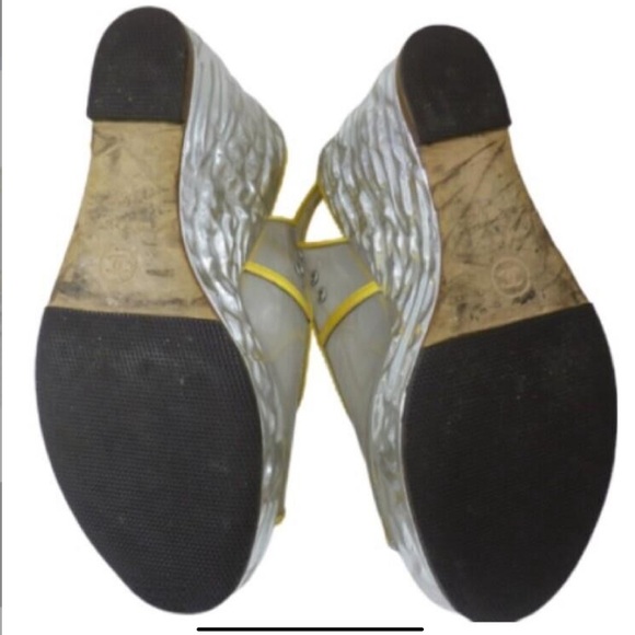 Chanel Enamel Platform Heels Size 38.5 - Picture 3 of 11